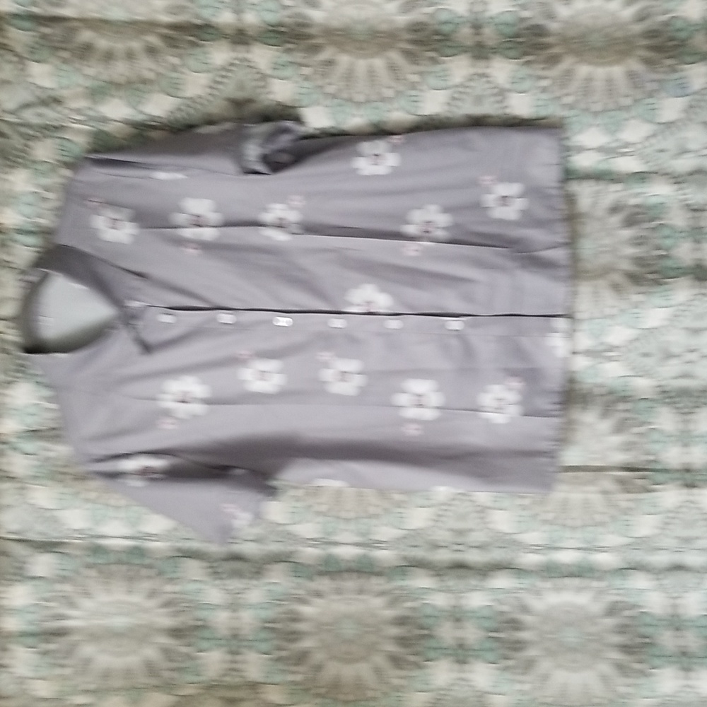 Satin finish daisy print blouse